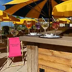 Strand-cafe Mit Gaestehaus Charlotte בית הארחה