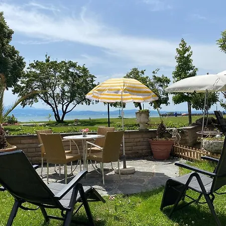 Strand-cafe Mit Gaestehaus Charlotte