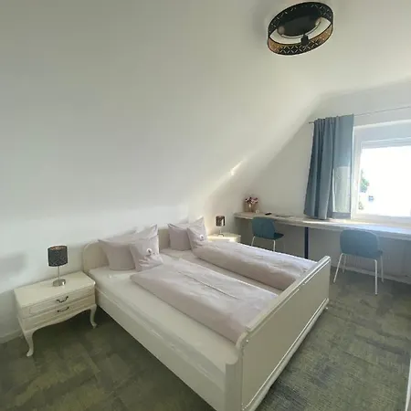 Strand-cafe Mit Gaestehaus Charlotte Penzion Langenargen