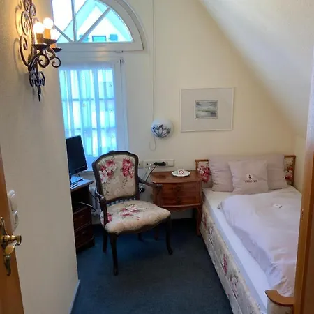 Strand-cafe Mit Gaestehaus Charlotte Penzion 3*