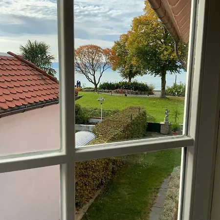 Strand-cafe Mit Gaestehaus Charlotte Penzion Langenargen